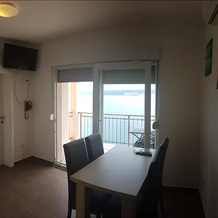 Apartments Nostro Omis Exterior photo