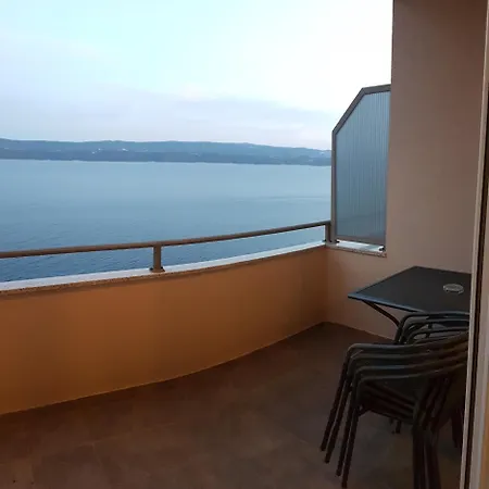 Apartments Nostro Omis Exterior photo