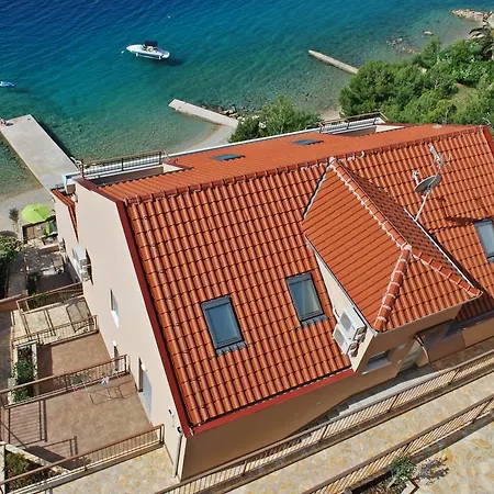 Apartments Nostro Omis Exterior photo