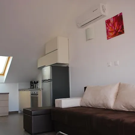 Apartments Nostro Omis Exterior photo