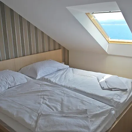 Apartments Nostro Omis Exterior photo