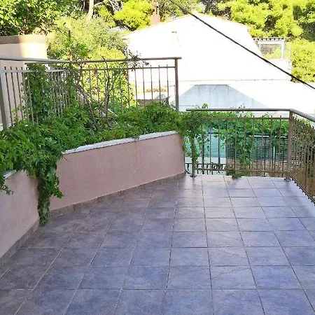 Apartments Nostro Omis Exterior photo