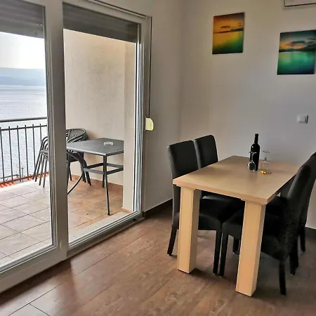 Apartments Nostro Omis Exterior photo
