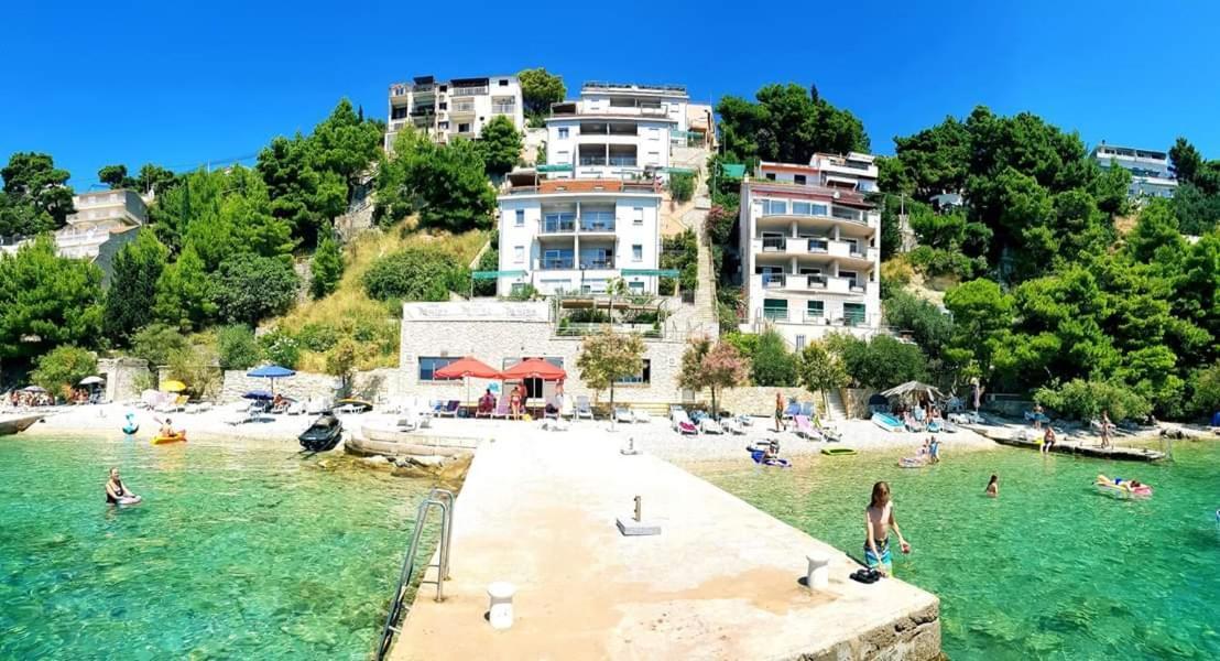 Nostro * Omiš